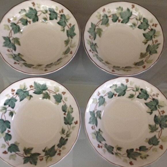 Set of 4 Nikko discontinued Casual Living Green Ivy ,Brown Berries Cereal Bowls - Picture 2 of 4